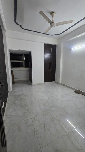 Room in 3.5 BHK Apartment at Gulmohar Garden, Sector 44 – for Rent