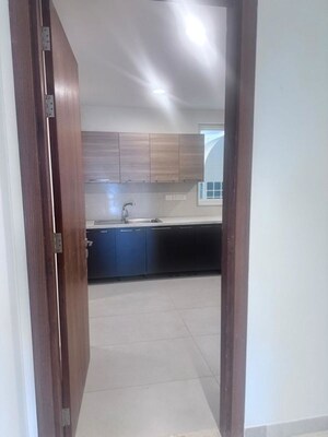 Room in 4 BHK Apartment at Prestige White Meadows, Whitefield – for Rent