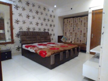 Bedroom in 3 BHK Builder Floor at Hong Kong Bazaar, Sector 57 – for Rent