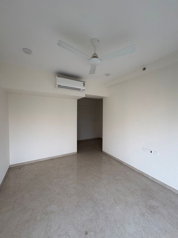 2 BHK + Pooja Room Apartment For Rent in Bandra West