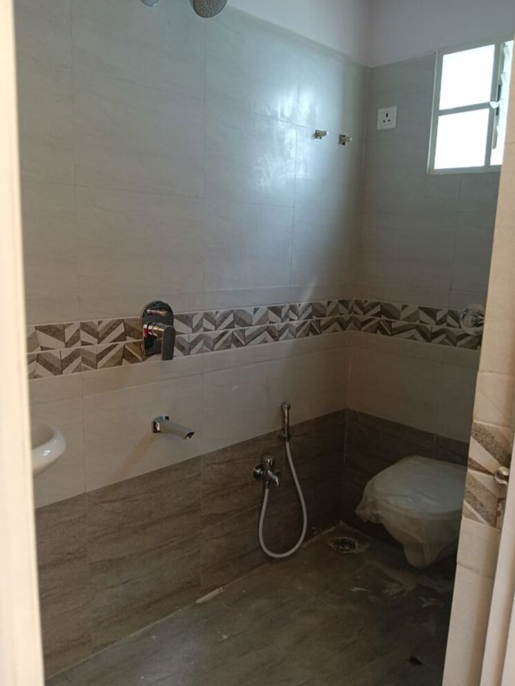 Bathroom, manewada 2 Bedroom 850 Sq.Ft. Apartment In Manewada Nagpur 9739434