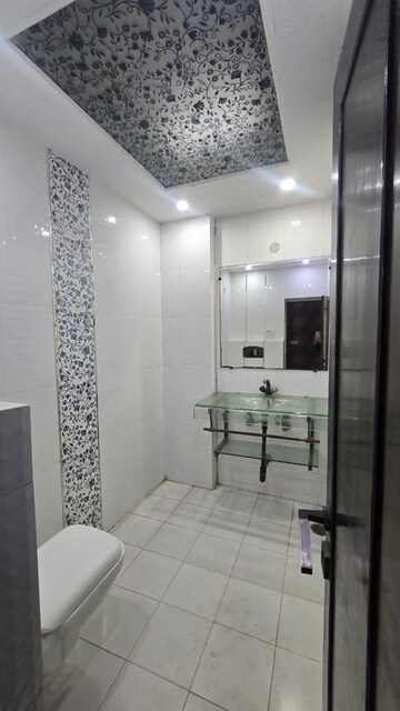 Bathroom in 3 BHK Apartment at Sunshine Helios, Sector 78 – for Rent