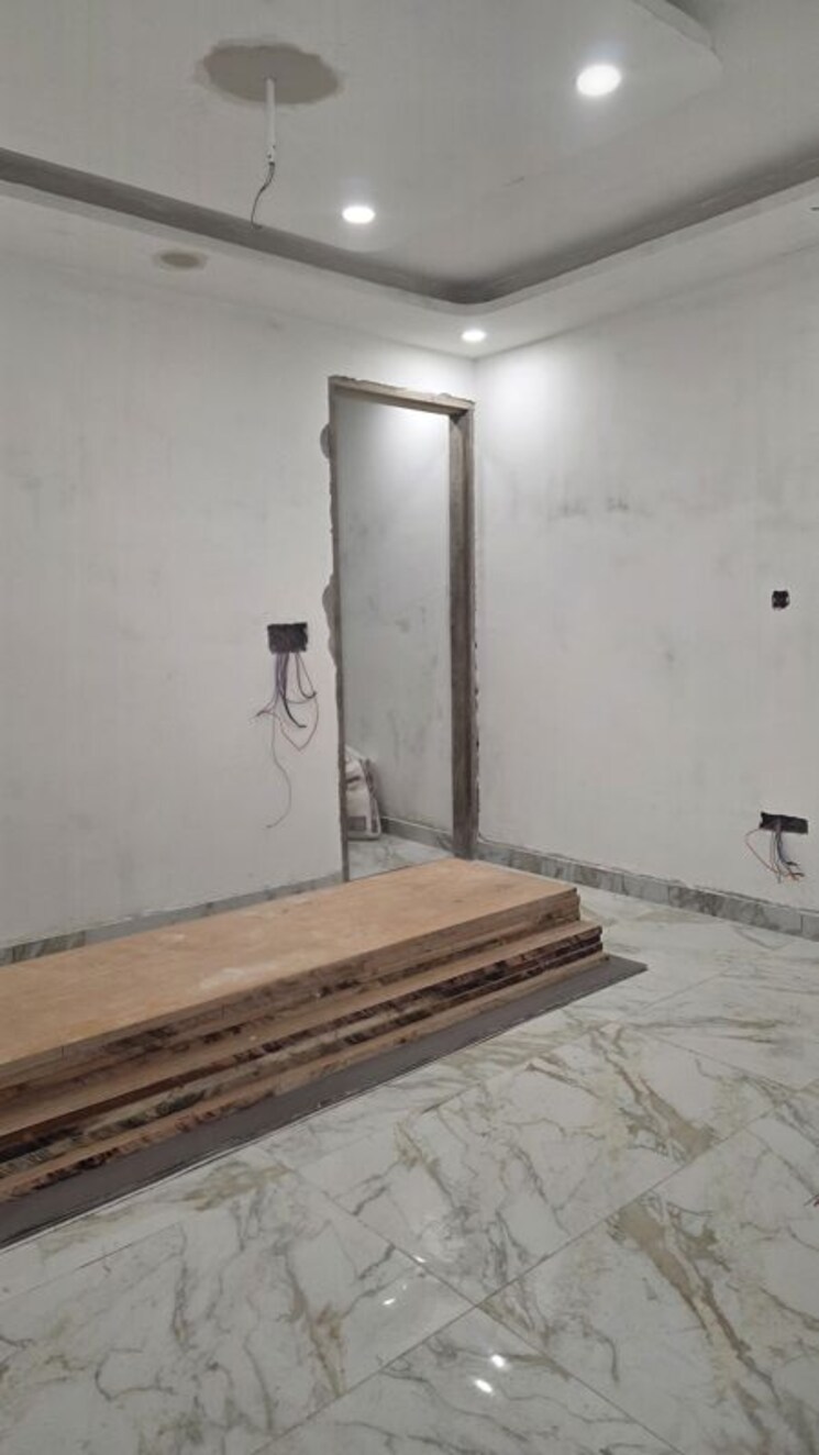 Room, sector 104 4 Bedroom 1755 Sq.Ft. Builder Floor In Sector 104 Noida 9739560