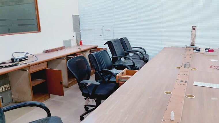 Team Area, sector 63 Commercial Office Space 1500 Sq.Ft. In Sector 63 Noida 9737161