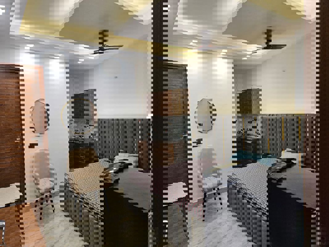 3 BHK + Servant Room 2500 Sq.Ft. Apartment in Mahagun Mezzaria