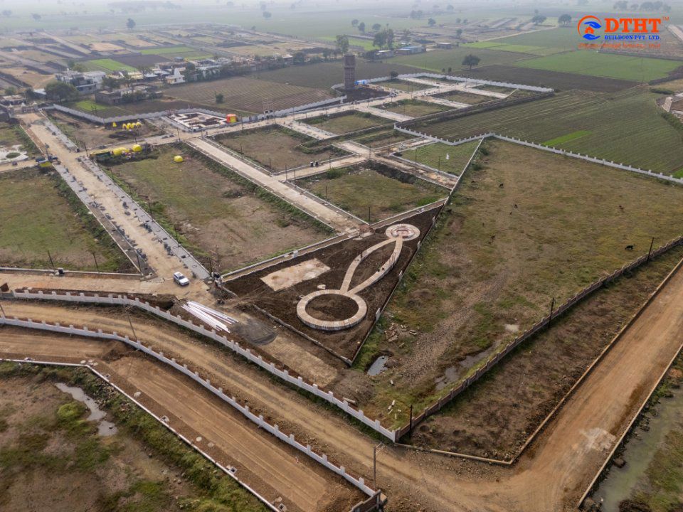 Plot For Sale in Super Corridor