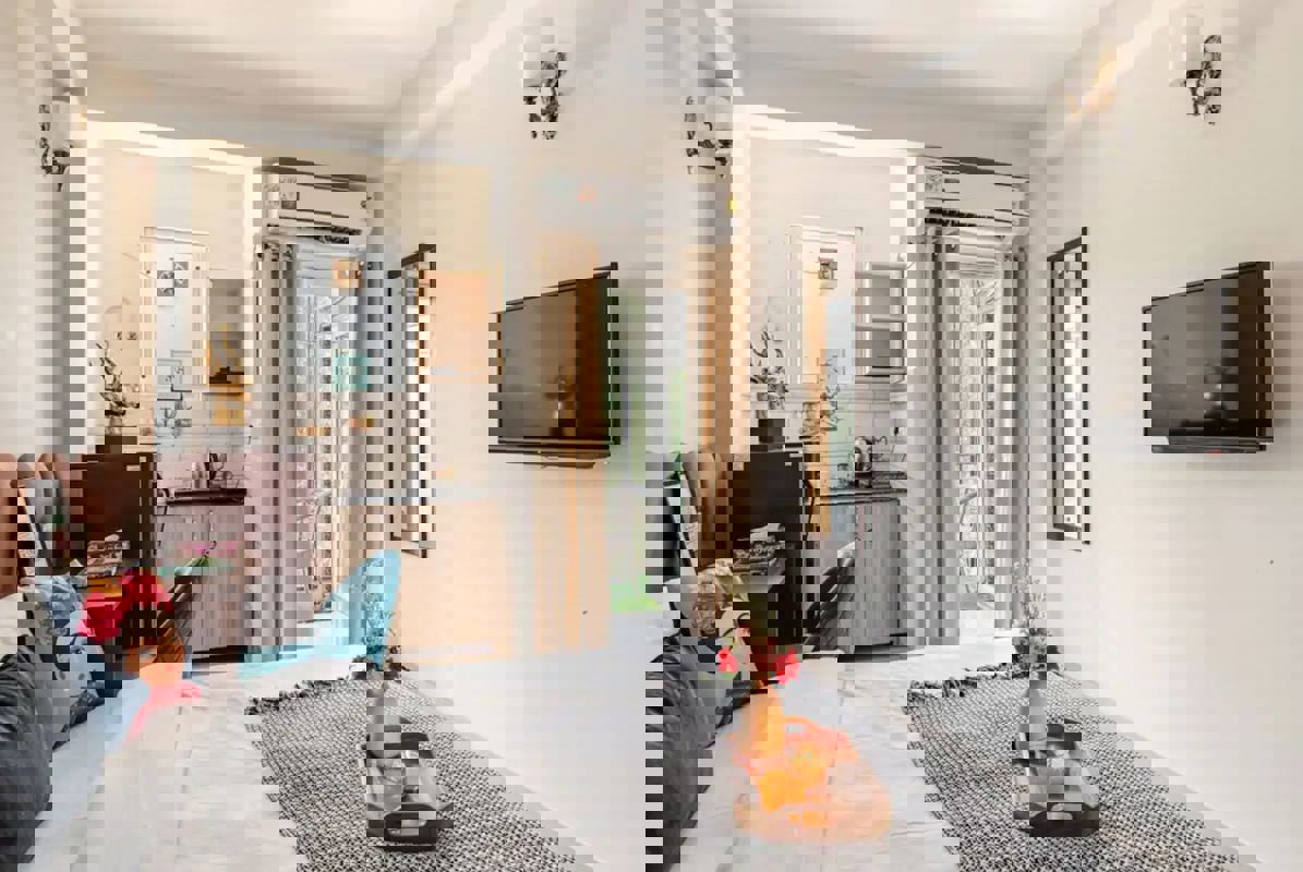 StudioBuilder Floor For Rent in Settlers India