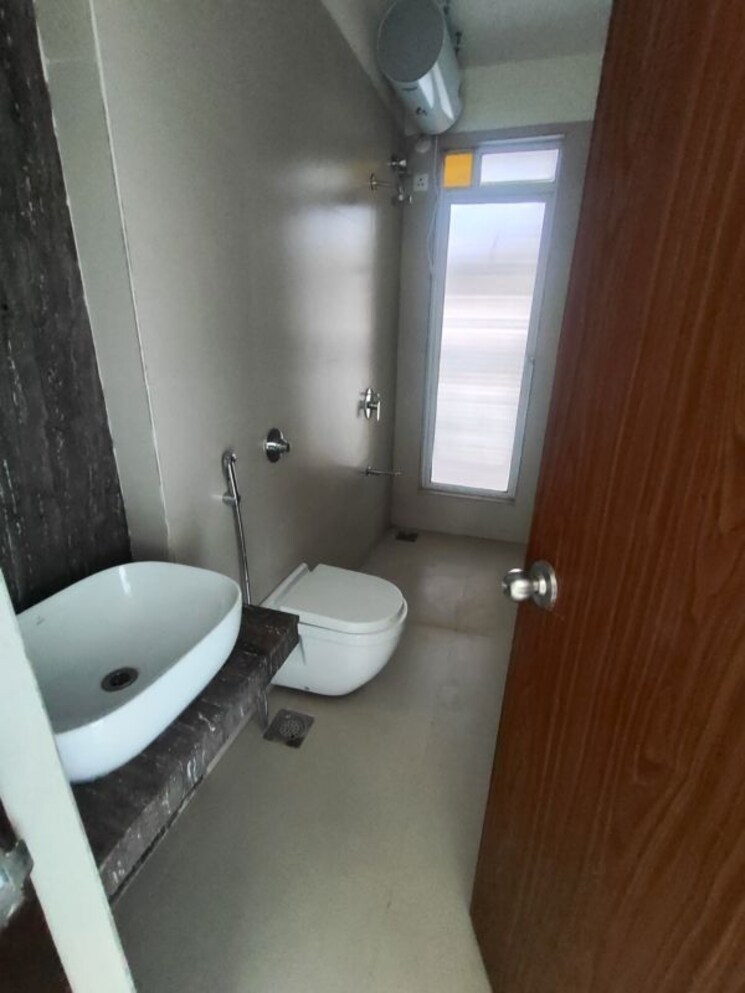 Bathroom, raj-tattva 3 Bedroom 1200 Sq.Ft. Apartment In Kapur Bawdi Thane 9739680