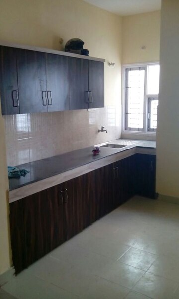 Kitchen in 2 BHK Apartment at Greenwood Apartment, Gomti Nagar – for Rent