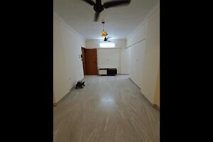 Room in 2 BHK Apartment at Amita CHS Andheri West, Andheri West – for Rent