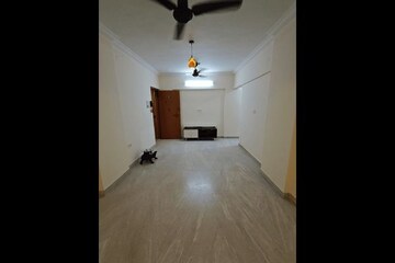 Room in 2 BHK Apartment at Amita CHS Andheri West, Andheri West – for Rent