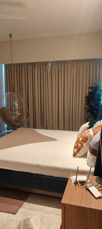 Bedroom in 4 BHK Apartment at Indiabulls Blu, Worli – for Rent