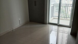 Room in 3 BHK Apartment at Eldeco Live By The Greens, Sector 150 – for Rent