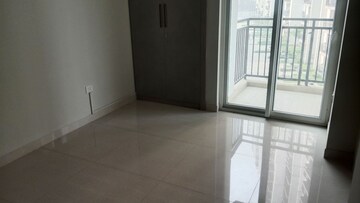 Room in 3 BHK Apartment at Eldeco Live By The Greens, Sector 150 – for Rent