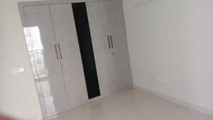 Room in 3 BHK Apartment at Eldeco Live By The Greens, Sector 150 – for Rent