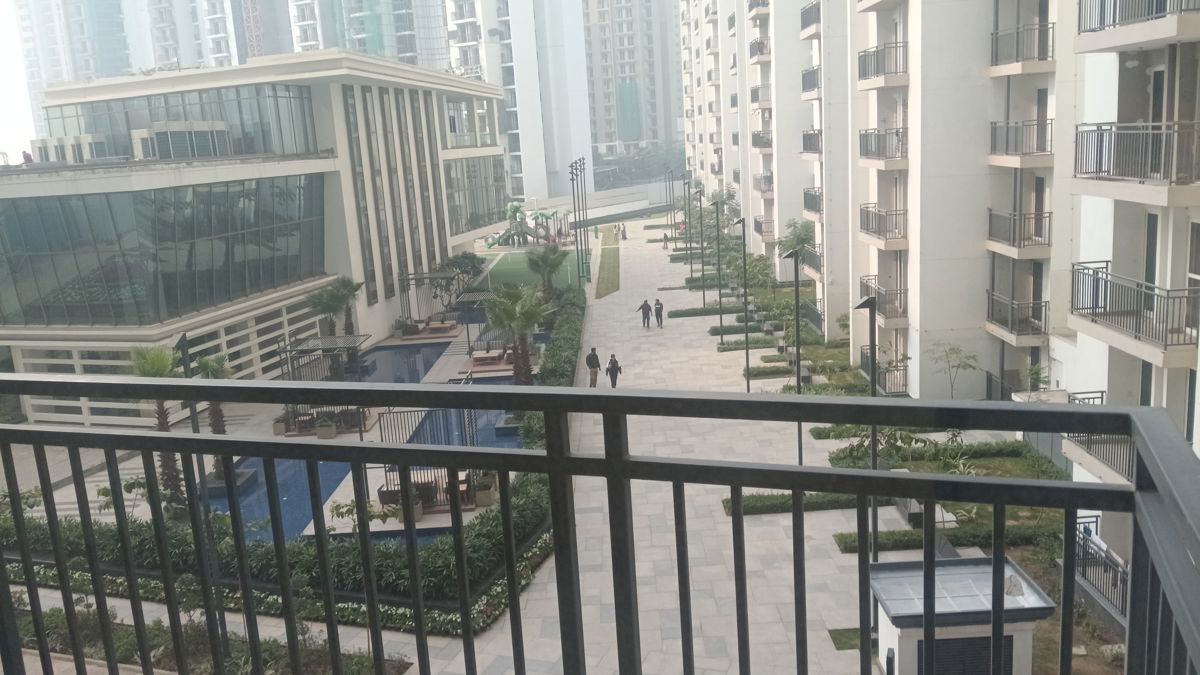 3 BHK + Extra Room Apartment For Rent in Eldeco Live By The Greens