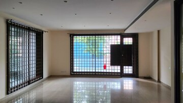 Room in 4 BHK Builder Floor at Vasant Vihar – for Rent