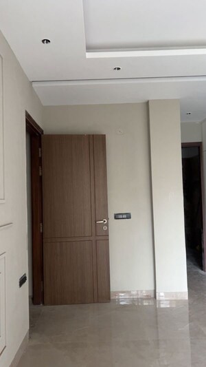 Building Lobby in 3 BHK Builder Floor at Badshahpur – for Sale