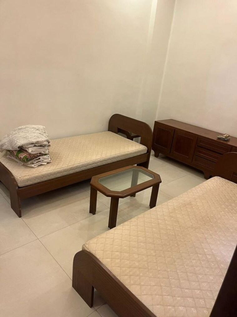 Bedroom, adarsh-nagar-society 1 Bedroom 450 Sq.Ft. Apartment In Worli Mumbai 9740028