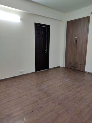 Room in 3 BHK Builder Floor at Signature Global Daxin Vistas, Bhondsi – for Sale