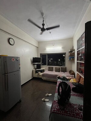 Master Bedroom in 1.5 BHK Apartment at Adarsh Nagar Society, Worli – for Rent