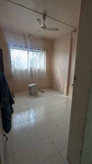 Room in 2 BHK Apartment at Suryapuram Apartments, Sinhagad Road – for Rent