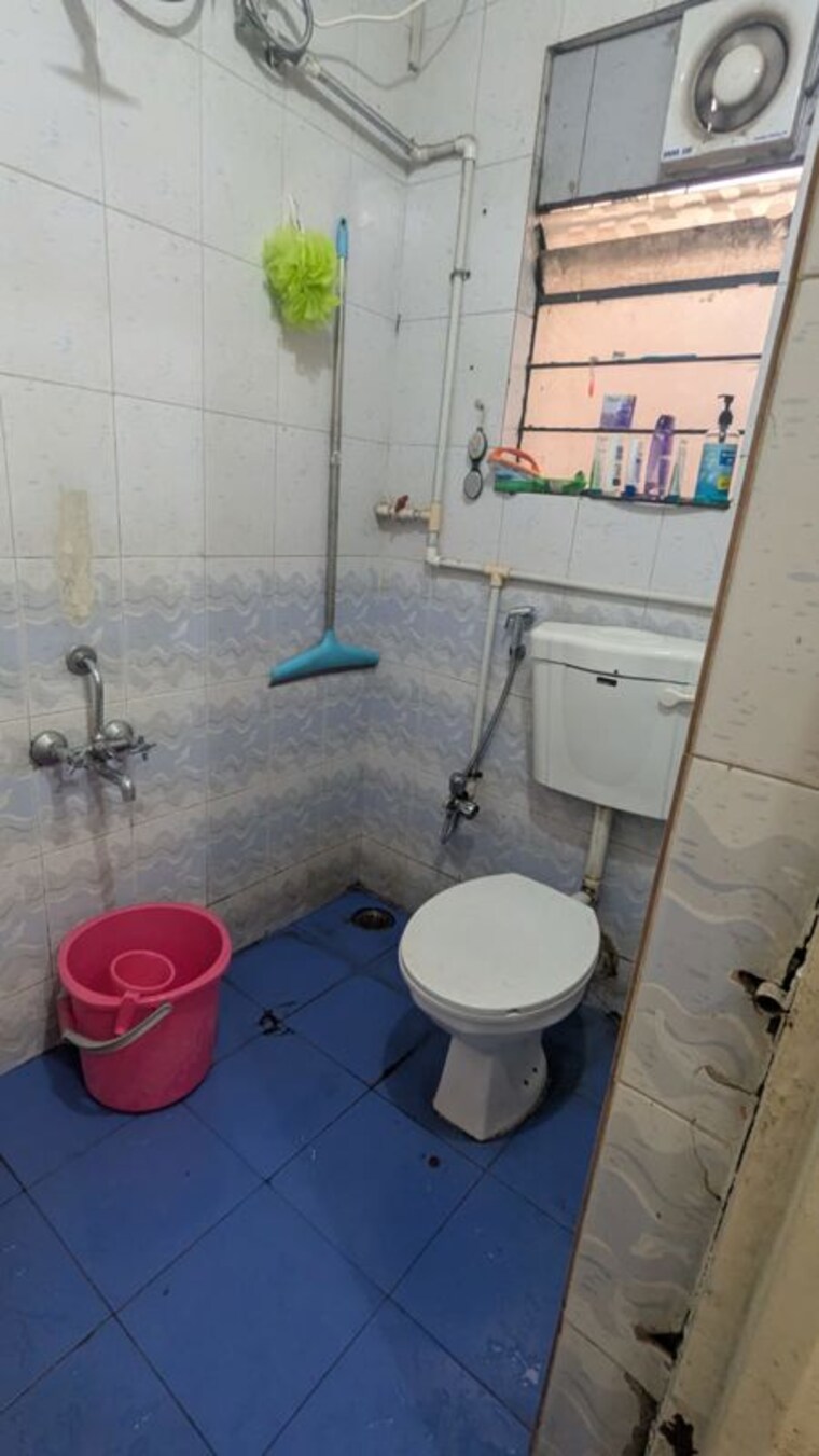 Bathroom, sun-city 2 Bedroom 950 Sq.Ft. Apartment In Sinhagad Road Pune 9740149