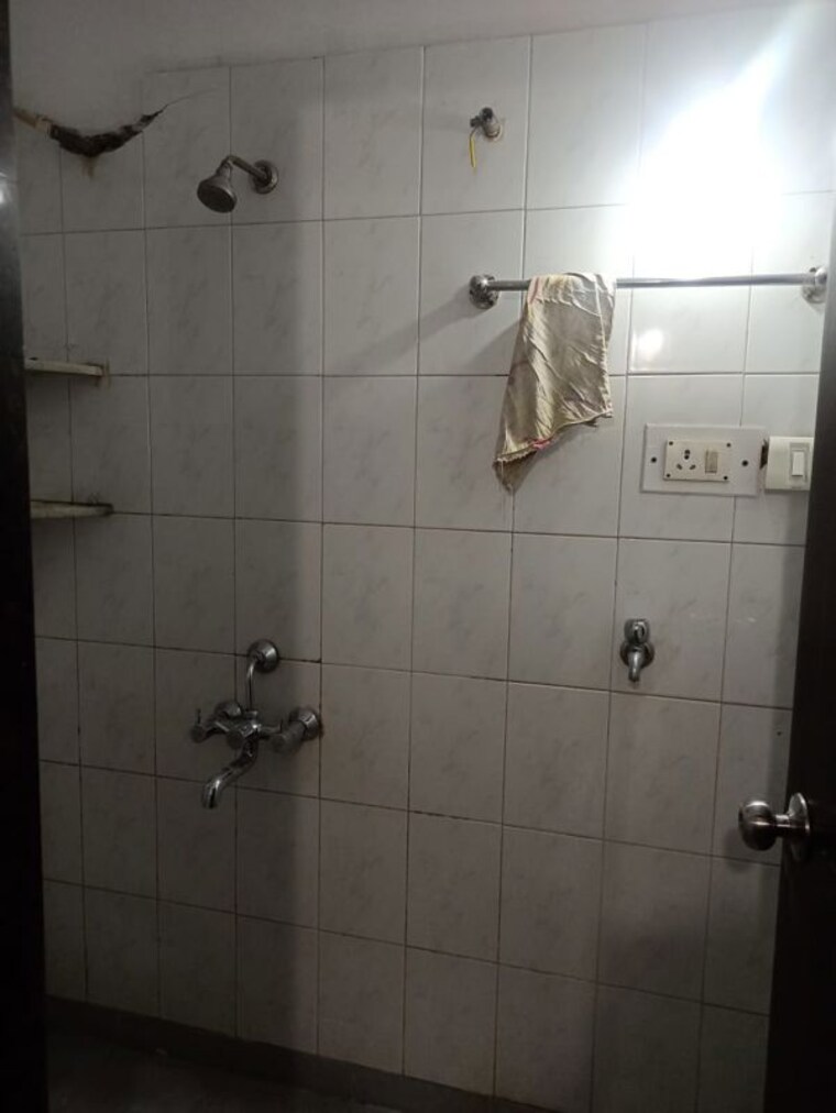 Bathroom, shubham-apartment-lokmanya-colony 3 Bedroom 1243 Sq.Ft. Apartment In Kothrud Pune 9740153