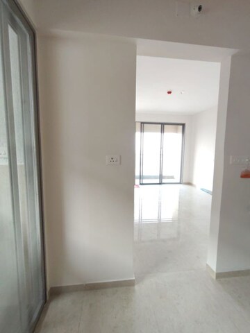 Room in 2 BHK Apartment at Kharadi – for Rent