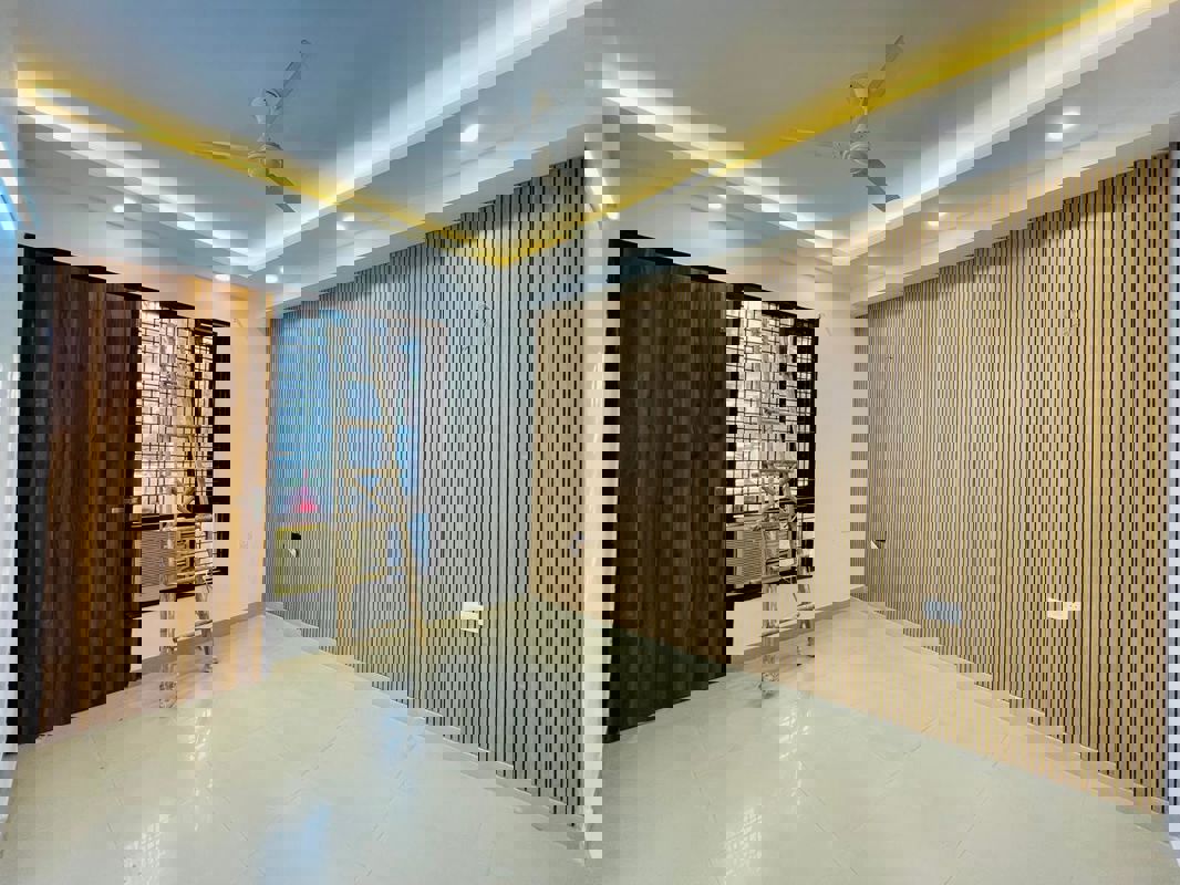 Room in 3 BHK Builder Floor at Sushant Lok 2, Sector 57 – for Sale