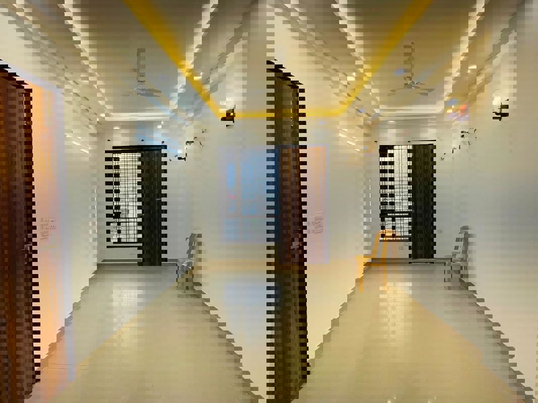 3 BHK + Pooja Room,Servant Room,Study Room 1450 Sq.Ft. Builder Floor in Sushant Lok 2