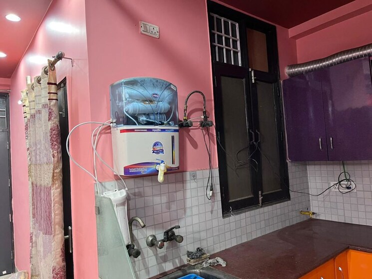 Kitchen, sector 22 1.5 Bedroom 800 Sq.Ft. Independent House In Sector 22 Noida 9740274