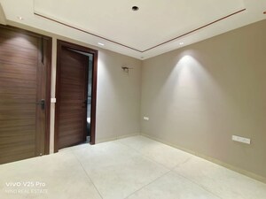 Room in 6 BHK Independent House at Sector 15 – for Sale