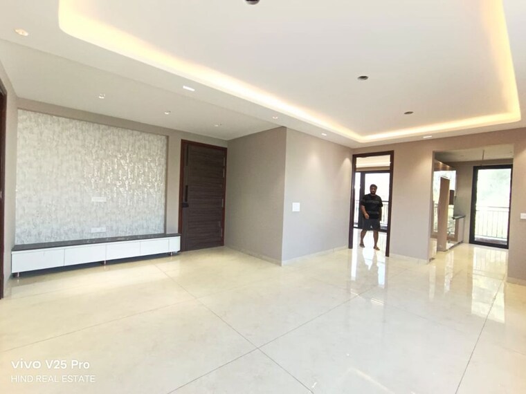 Room, sector 15 6 Bedroom 3046 Sq.Ft. Independent House In Sector 15 Panchkula 9740118