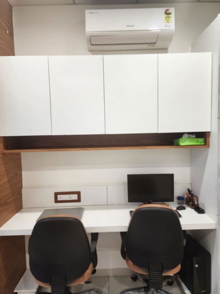 Team Area, sun-south-street Commercial Office Space 515 Sq.Ft. In Bopal Ahmedabad 9740287