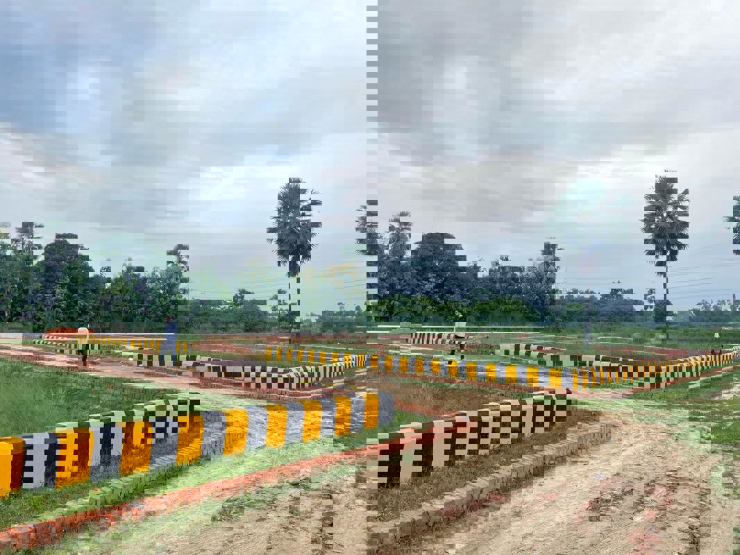 Plot For Sale in Kanpur Road