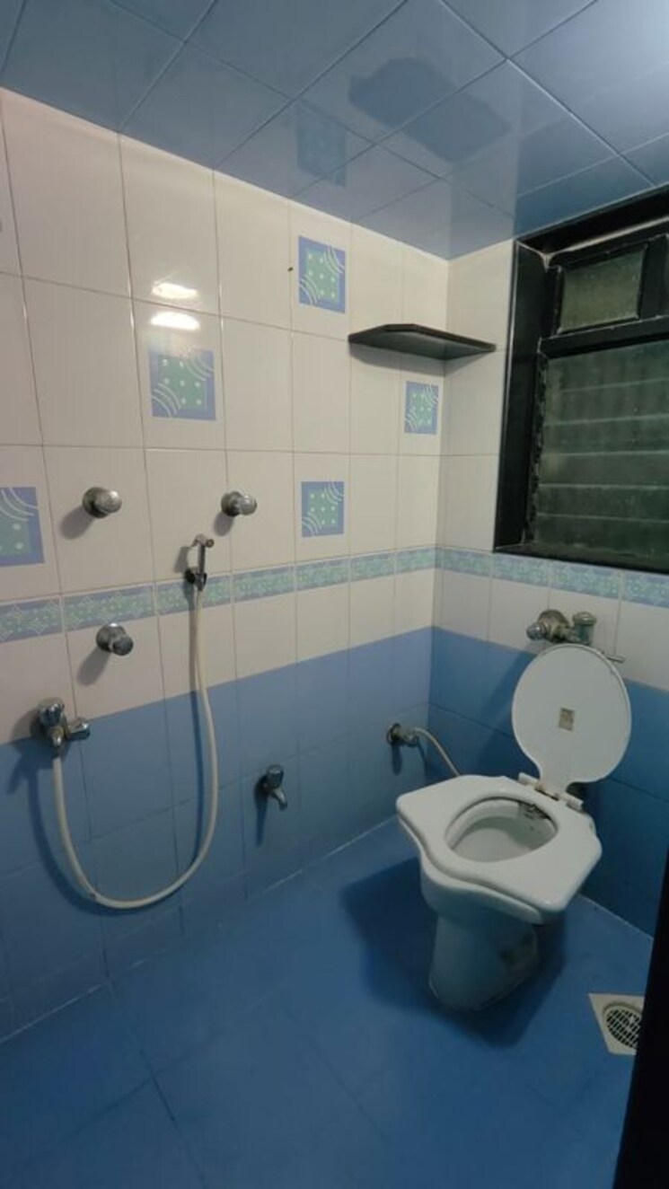 Bathroom, pranay-nagar-chs 2 Bedroom 630 Sq.Ft. Apartment In Borivali West Mumbai 9740417