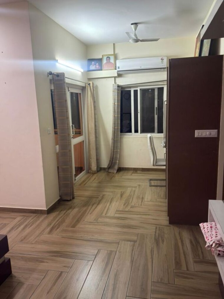 Room, mantri-greens 3.5 Bedroom 2500 Sq.Ft. Apartment In Seshadripuram Bangalore 9606043