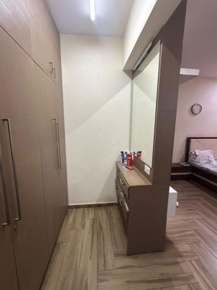 Room, mantri-greens 3.5 Bedroom 2500 Sq.Ft. Apartment In Seshadripuram Bangalore 9606043