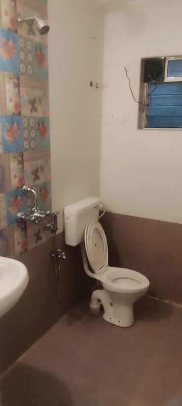Bathroom in 1 BHK Apartment at Guirim – for Rent