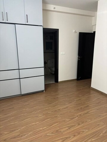 Room in 2 BHK Apartment at Prestige Misty Waters, Hebbal – for Rent