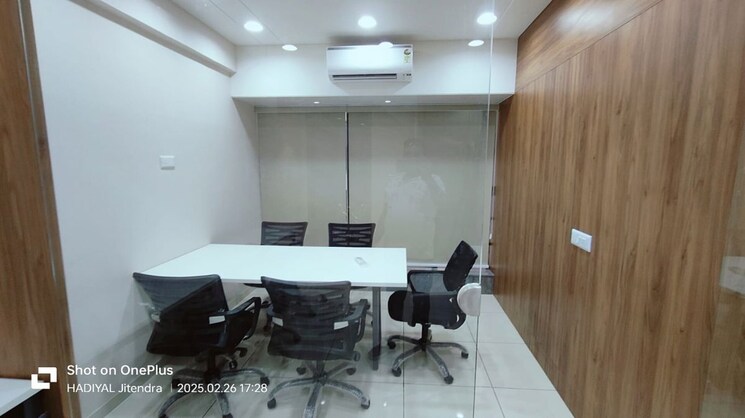 Team Area, shivam-trade-center Commercial Office Space 830 Sq.Ft. In Ambli Ahmedabad 9740616