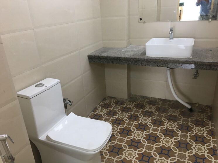 Bathroom, sector 63 Commercial Office Space in IT/SEZ 5000 Sq.Ft. In Sector 63 Noida 9740692