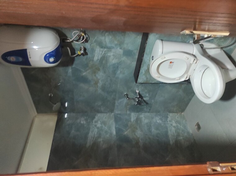 Bathroom, sector 45 1 RK 450 Sq.Ft. Builder Floor In Sector 45 Gurgaon 9740698