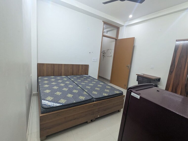 Bedroom, saurabh-niwas 1 RK 150 Sq.Ft. Builder Floor In Sector 40 Gurgaon 9740727