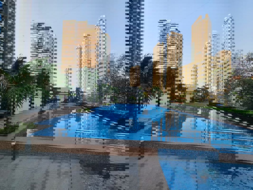 2 BHK Apartment For Rent in Raj Infinia