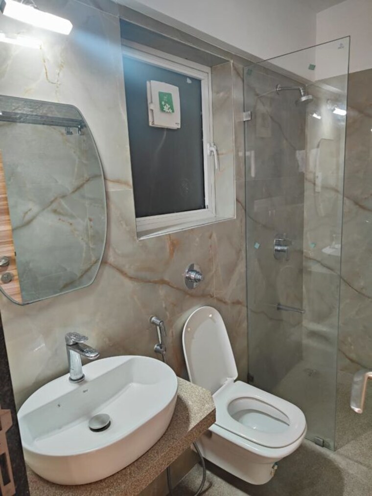 Bathroom, thapar-suburbia 2 Bedroom 884 Sq.Ft. Apartment In Chembur Mumbai 9740714