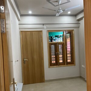 Building Lobby in 1 BHK Builder Floor at RWA Residential Society, Mohyal Colony – for Rent