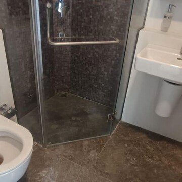 Bathroom in 4 BHK Apartment at Lodha The Park, Century Mills – for Rent
