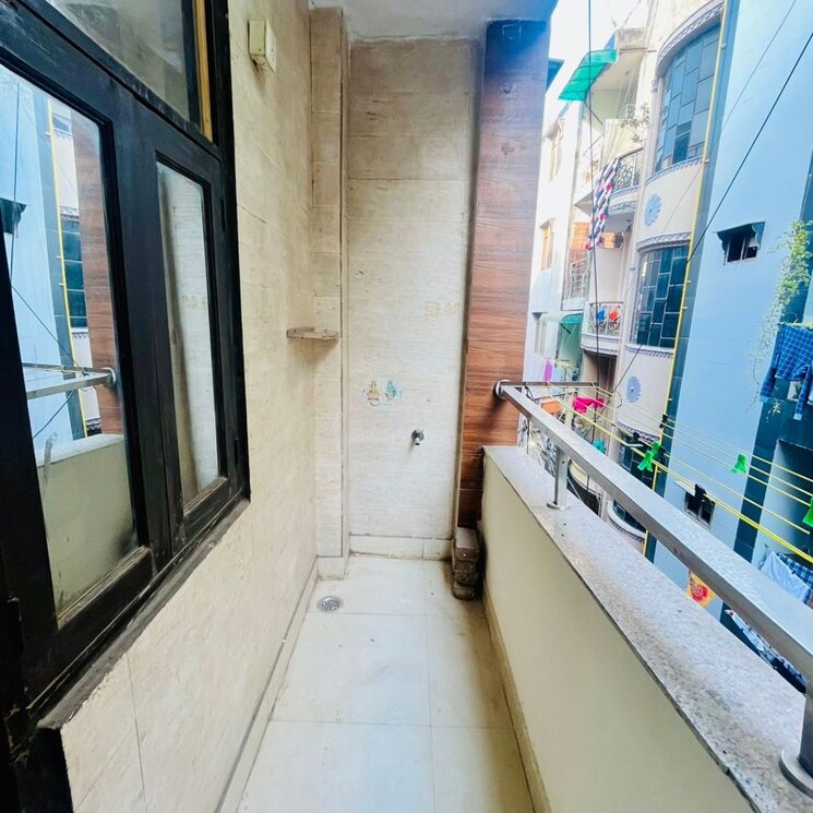 Balcony, dwarka mor 2 Bedroom 55 Sq.Yd. Builder Floor In Dwarka Mor Delhi 9740946